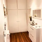 Gemütliches Und Modernes In Grünen Top-lage *