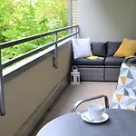 Gemütliches Und Modernes In Grünen Top-lage Apartment