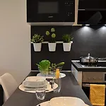 Gemütliches Und Modernes In Grünen Top-lage