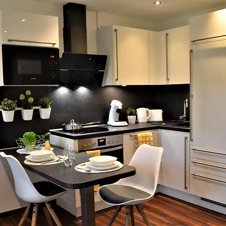 Modernes Mit Balkon & Kostenlosem Parkplatz