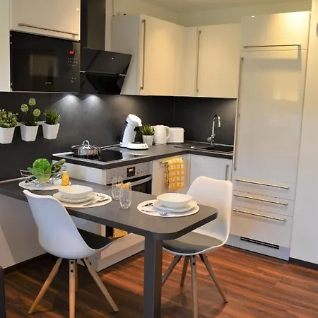 Modernes Mit Balkon & Kostenlosem Parkplatz Apartamento *