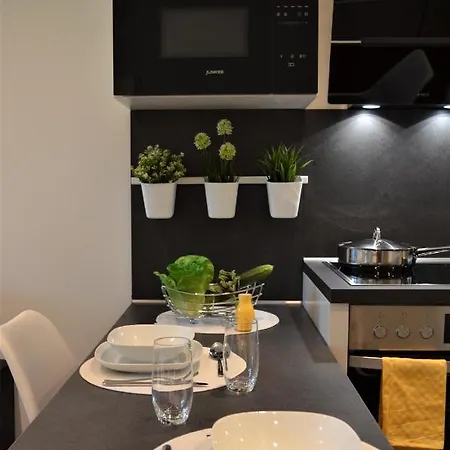 Modernes Mit Balkon & Kostenlosem Parkplatz