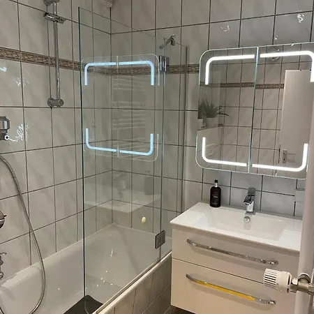 Modernes Mit Balkon & Kostenlosem Parkplatz * Munique